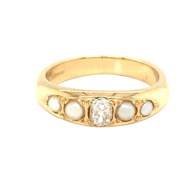 Diamond & Pearl Gold Ring