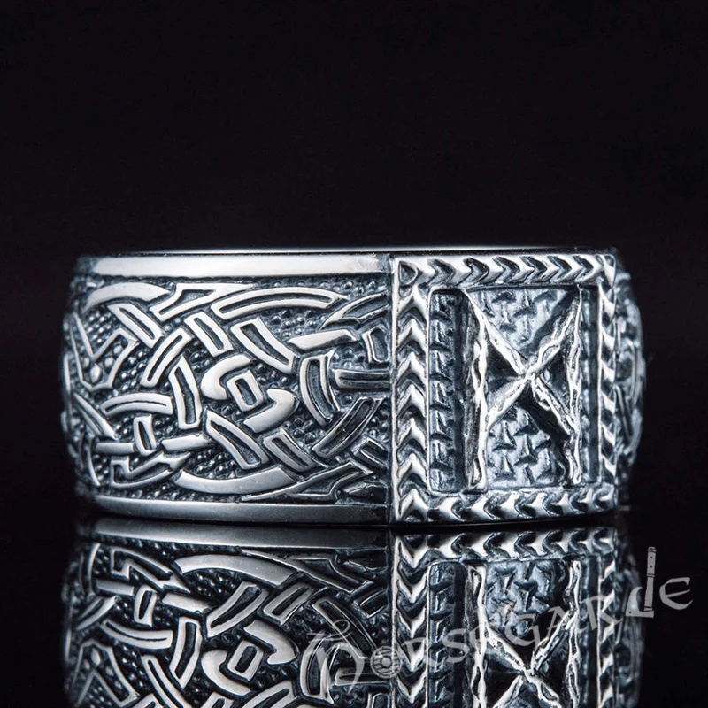 Handcrafted Mannaz Rune Borre Ornament Band - Sterling Silver