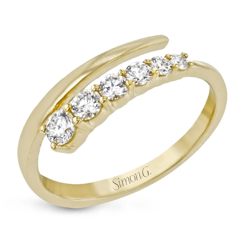 Harmonie Fashion Ring In 18k Gold With Diamonds