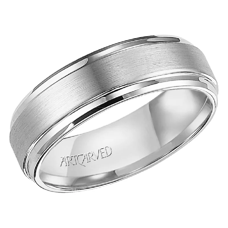 Flat Step Edge Carved Wedding Band