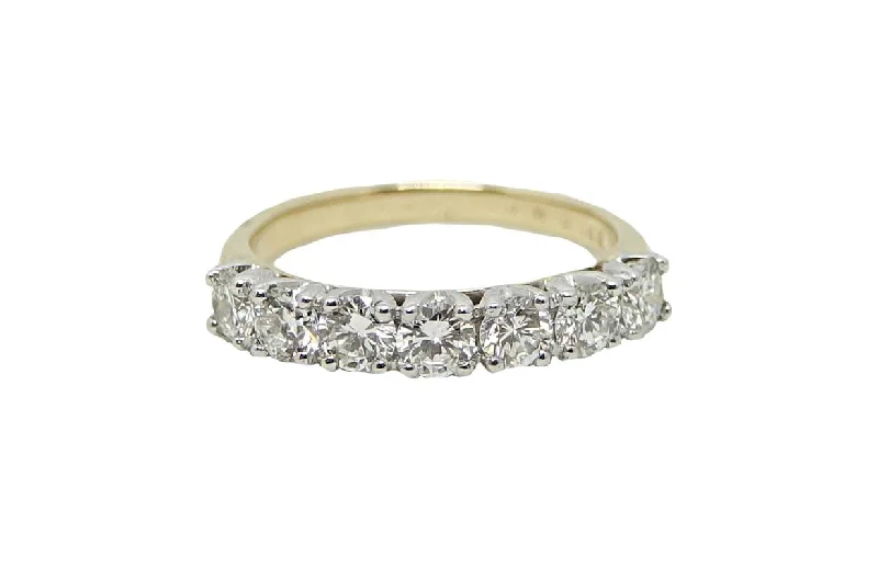 ROUND BRILLIANT DIAMOND WEDDING BAND