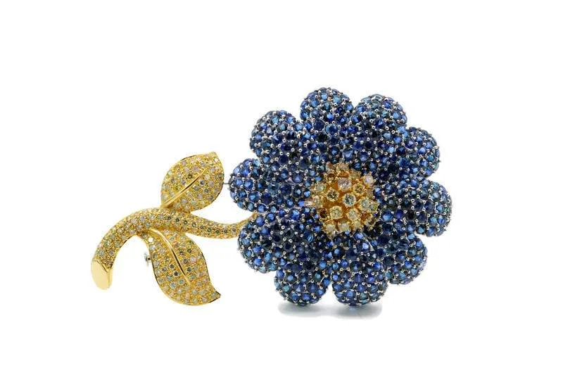 SAPPHIRE AND DIAMOND FLOWER BROOCH